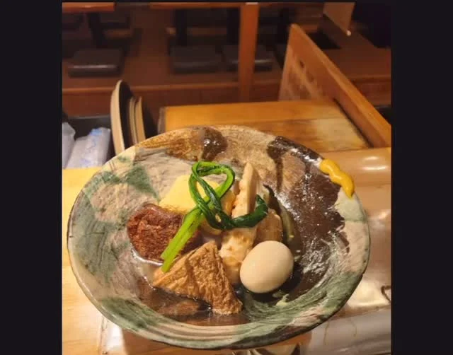 冷たい出汁がしみ込んだ暑い時期にぴったりなおでんです🍢
#冷たいおでん 別紙から是非✨️
-—————————————
【御影酒場 ゆめぞう】
🐘営業時間:17:00〜23:00(LO:22:00)
🐘定休日:月曜日(臨時休業あり)
※お休みについてはSNSの投稿をご確認下さい。
🐘電話 : 078-842-2345 
※営業中の18時〜20時頃はお電話が繋がりづらい場合がございます。予めご了承ください。
🐘場所: 〒658-0046 
兵庫県神戸市東灘区御影本町4丁目12-17
🐘全席禁煙(喫煙室あり)
🐘お支払い方法:現金のみ

姉妹店: 
【Uozaki酒場とんぼ】 
☆営業時間:
火〜土→17:30〜24:00(LO:23:00)
日→14:00〜21:30(LO:21:00)
月曜日定休日
☆電話 : 078-843-6211
☆場所: 〒658-0026 兵庫県神戸市東灘区魚崎西町4丁目2−52灘ハイツ 1階
☆全席禁煙
☆お支払い方法:現金のみ

【魚崎酒場 きりん 】
★営業時間:17:00〜23:00(LO:22:00)
★定休日:月曜日(臨時休業あり)
★電話 : 078-855-4833
★場所: 〒658-0025 神戸市東灘区魚崎南町8丁目8-19クレール魚崎１階東
★全席禁煙(喫煙室あり)
★お支払い方法:現金のみ

#ゆめぞう
#御影市場　
#日本酒
#居酒屋